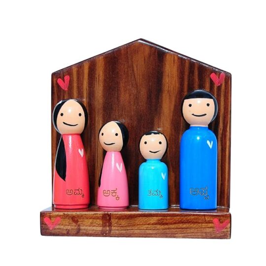 Wooden Family Doll Set – 4GB